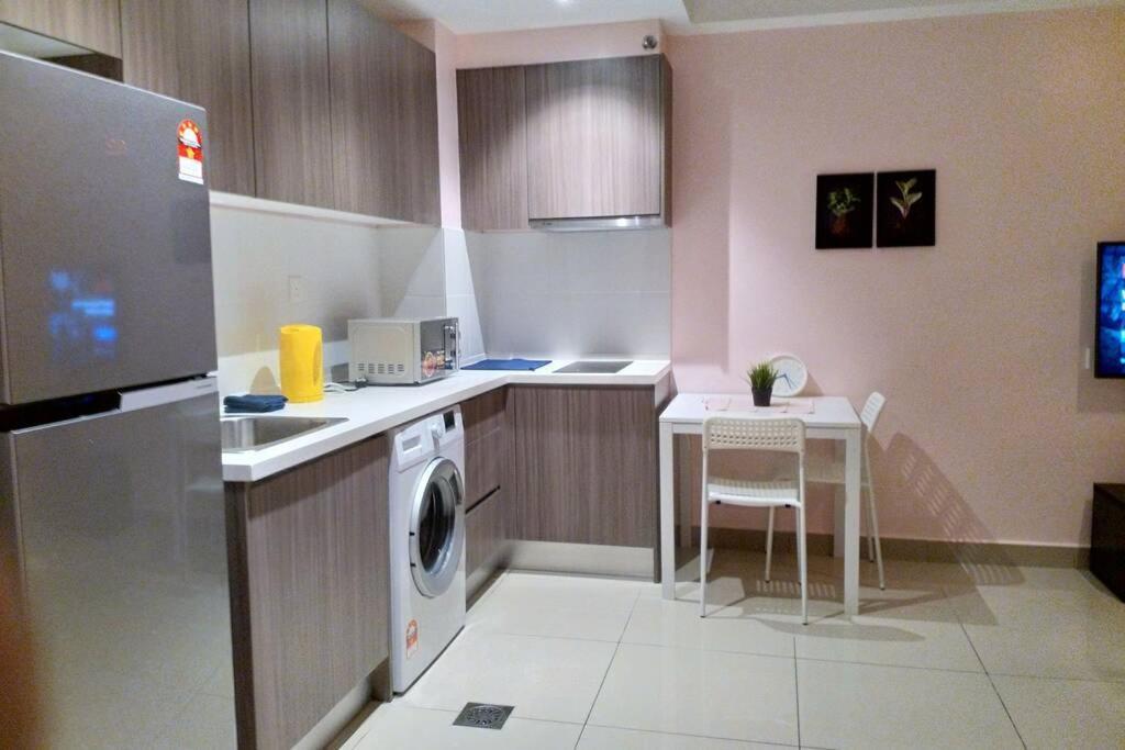 Hb1512- Hyve Studio Unit, Lake View, Cyberjaya, Free Wi-Fi, Free Parking, Netflix,Pool, 3038 Exterior foto